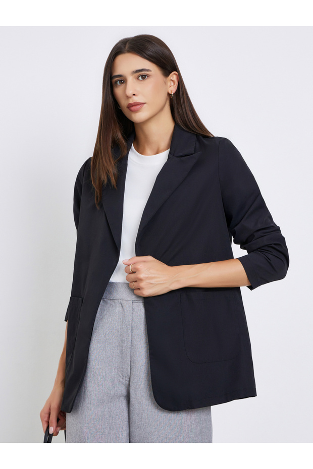 Solid Pocket Detail Long Sleeve Blazer