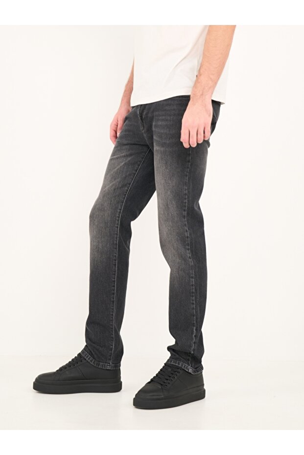 Blugi barbat straight aspect usor decolorat - 2