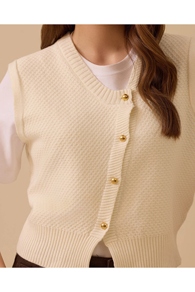 Asimetrik Düğmeli Kolsuz Triko - 5