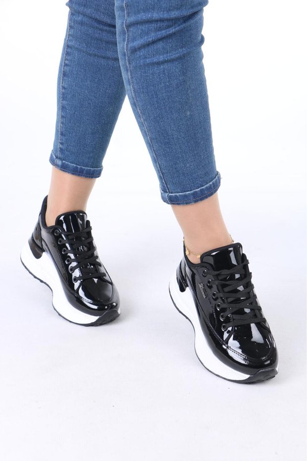 Women's High Sole Lace-Up Comfortable Sports Shoes Casual Sneakers