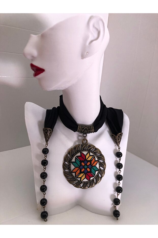 Kanaviçe İşlemeli Fular Kolye - 1