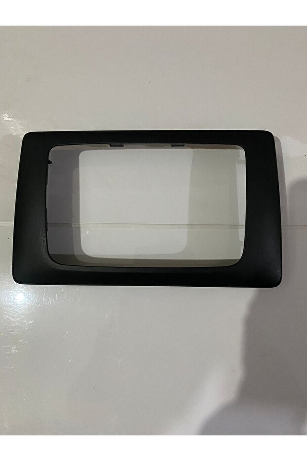 إطار شريط التثبيت الأصلي لسيارة داسيا داستر 682604062R