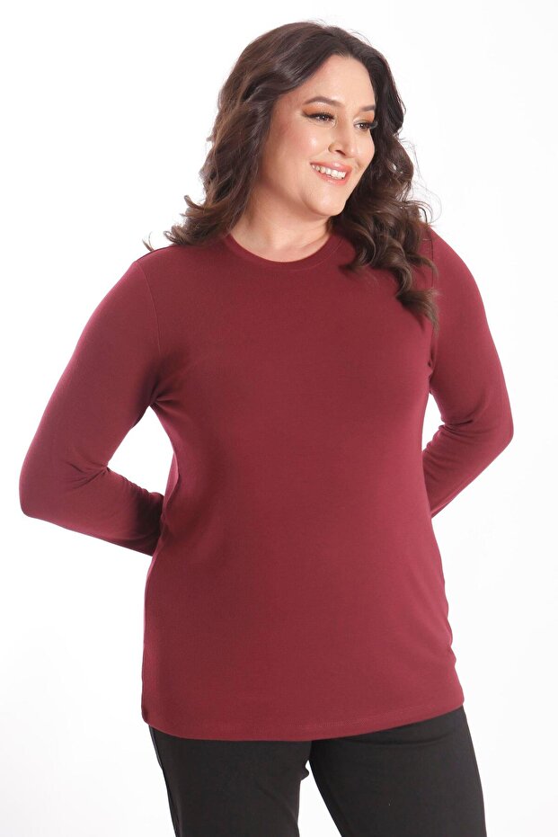 بلوزة تريند 42 بلس كبيرة الحجم بياقة دائرية ولون أحمر داكن - 5