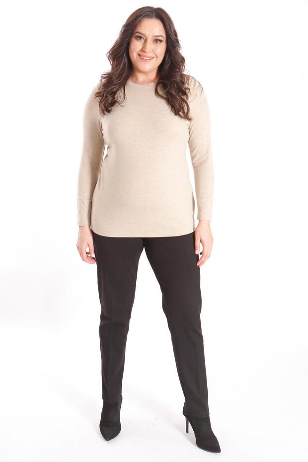 بلوزة ترين42بلس كبيرة الحجم بياقة دائرية ولون بيج - 2