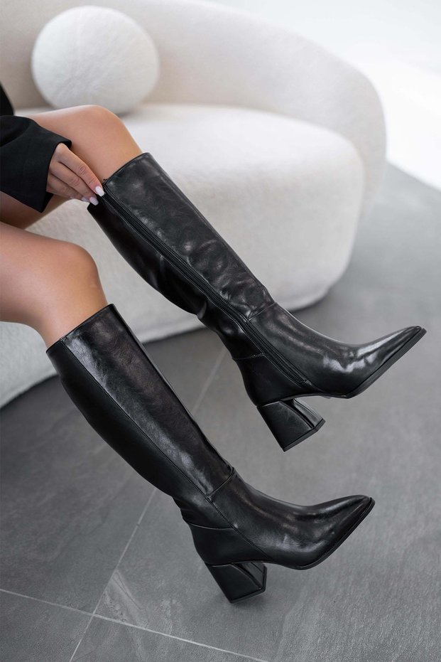Fred Women's Wrinkled Patent Leather Heeled Boots Black