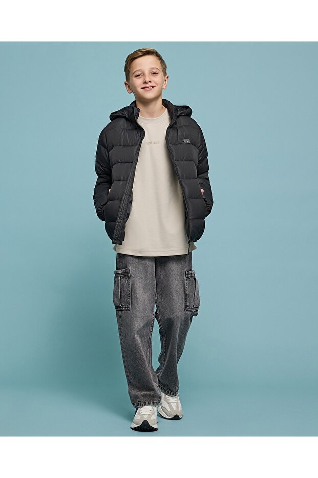 Solid Hooded Jacket With Zipper Closure - 1