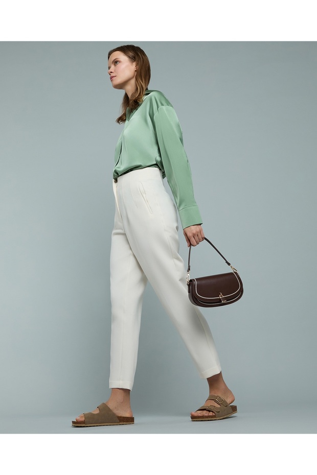 Solid Tapered Pants With Button Closure - 5