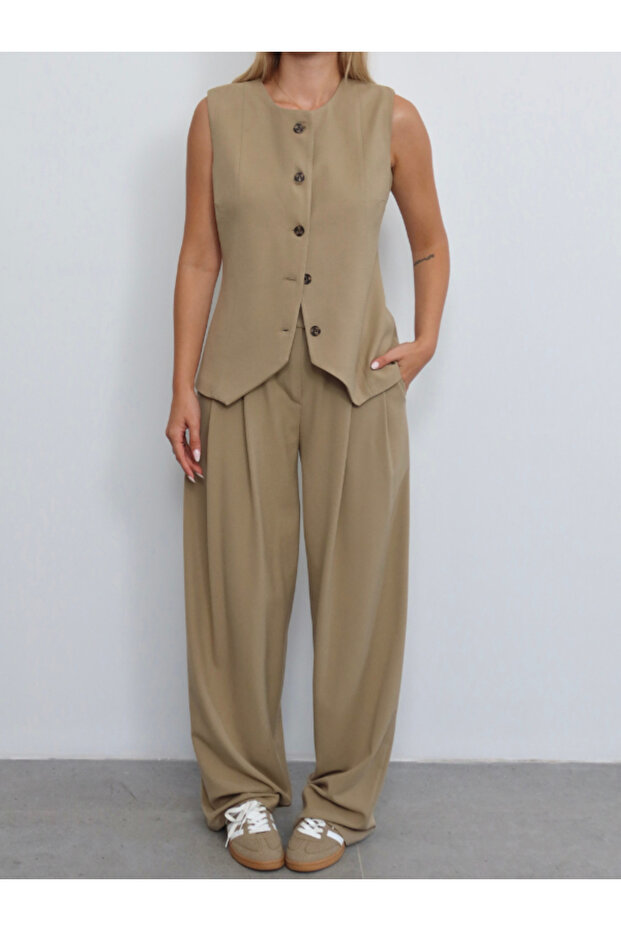 DÜĞMELİ YELEK - 3