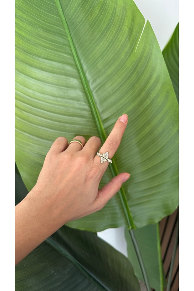 Adjustable Ring with Triangle Stone - 2