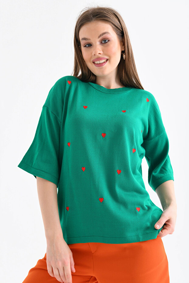Women's Crew Neck Short Sleeve Heart Embroidered Knit Sweater 10164
