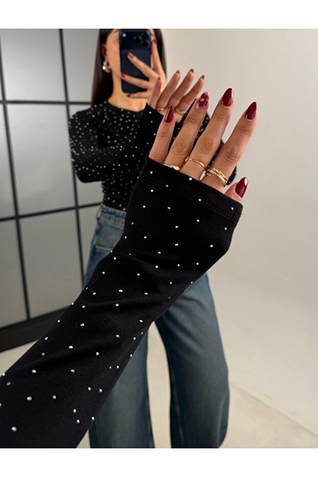 Siyah taşlı şık uzun kol bluz - 1