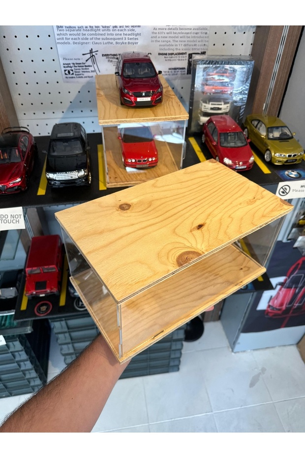 1:18 Pine Tree Plexi Box - 5