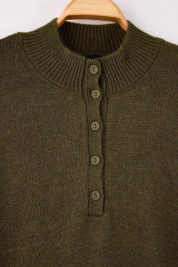 Wardrobe Essentials Haki Yumuşak Dokulu Triko Kazak TBBAW26AN00070 - 4