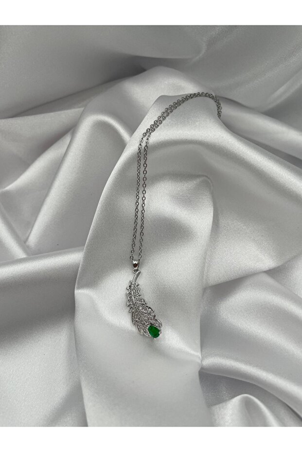Emerald Feather Grace Yaprak Kolye - 4