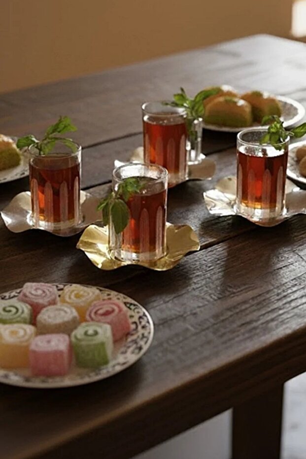 18 Piece Modern Glass Tea Set with Decorated Steel Plates | Premium Dowry & Hospitality Glass Cup Set