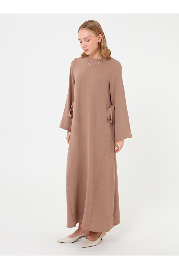 Bağlama Detaylı Basic Tesettür Elbise - Vizon - - 1