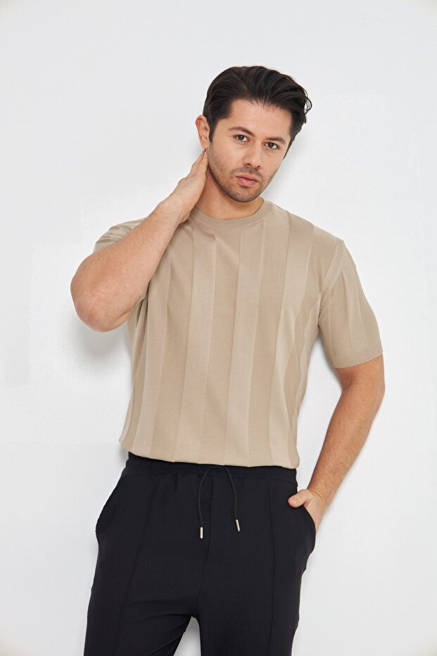 Men's Short Sleeve Crew Neck Plain Embossed Pattern Stylish Comfortable Knitwear Suitable for Summer and Daily Use