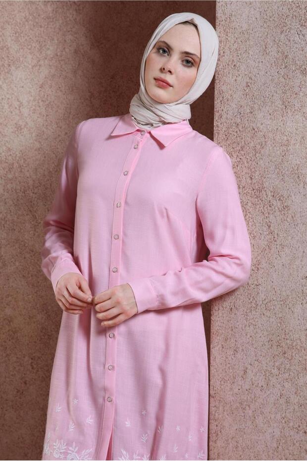 تونيك بأزرار وتفاصيل مطرزة 43807