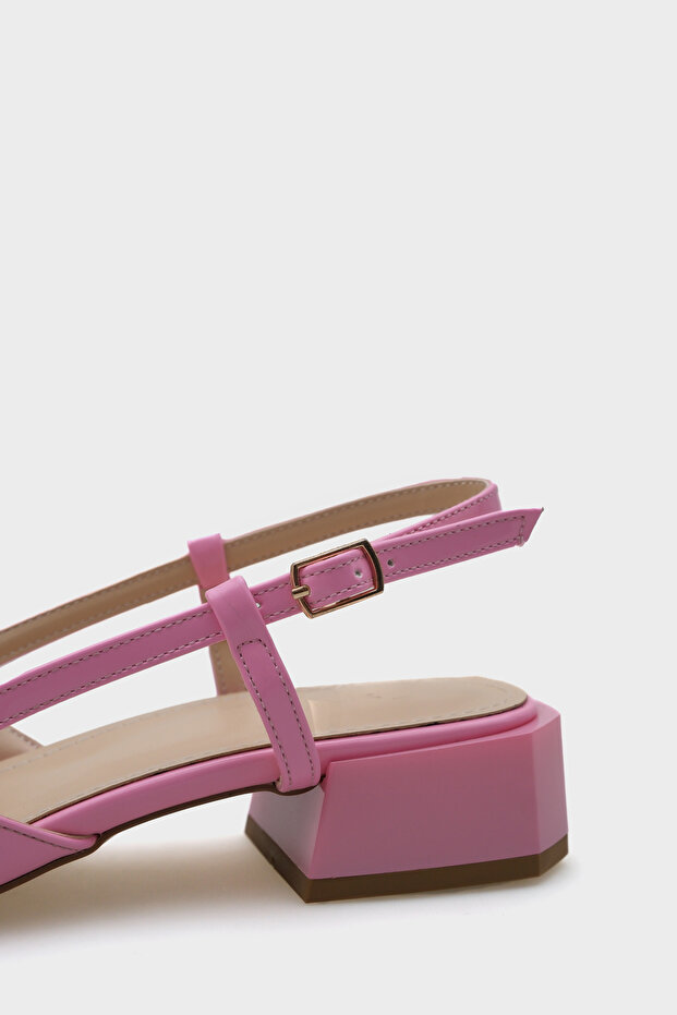 Rana nyitott hátú, tompa orrú, vastag sarkú lakkbőr női cipő - 5