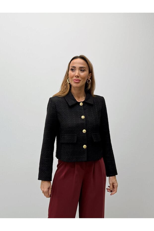 سترة نسائية ذات أزرار ذهبية سوداء من التويد