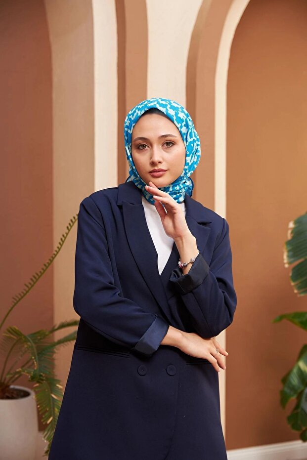 أورا وشاح ناعم بتفاصيل كاروهات لون أزرق 1155-02