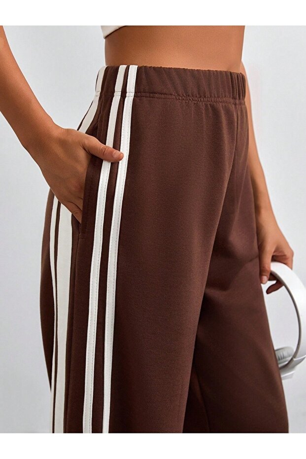 بنطلون رياضي بتفاصيل شريطية من خيطين - 3