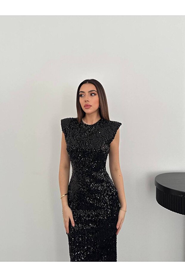 فستان مطرز بالترتر مكون من حشوة كتف قطع - 5