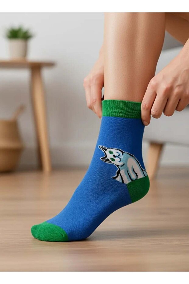 جوارب منقوشة على شكل قطة بيضاء (تناسب المقاسات من 36 إلى 44) - 1