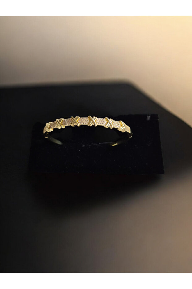 Xuping Vip Gold Handcuff Model Bracelet