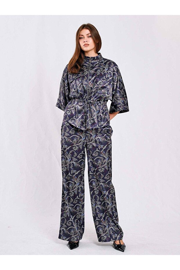 طقم مريح منقوش من الساتان - 1