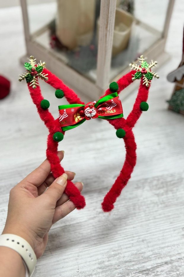 Mojo Girl's Christmas Themed Plush Crown with Santa Claus Figure Red