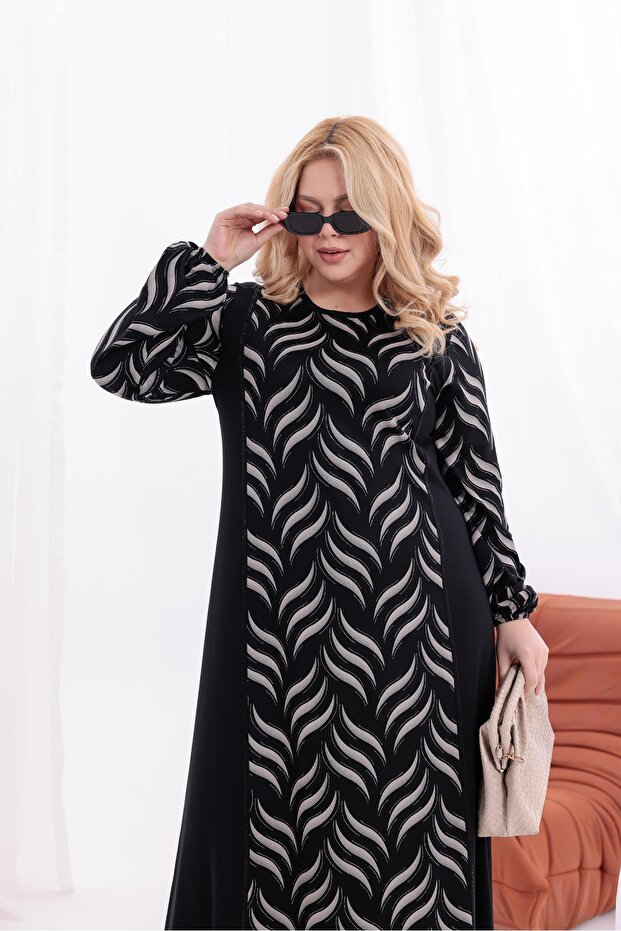 فستان كبير الحجم بنقشة أوراق الشجر مرصع بالأحجار - 5