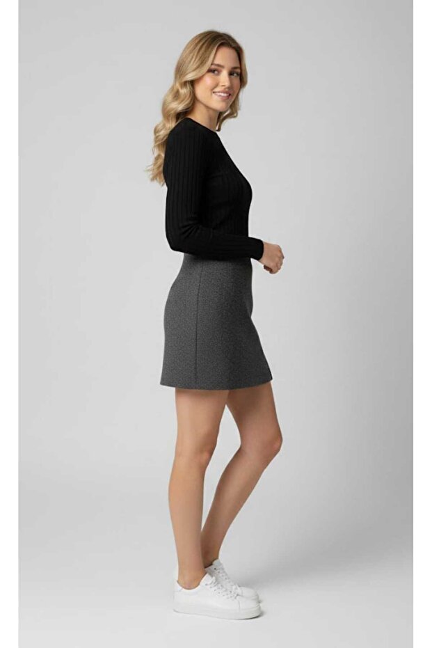 Yırtmaç Detaylı Şort Etek - 2