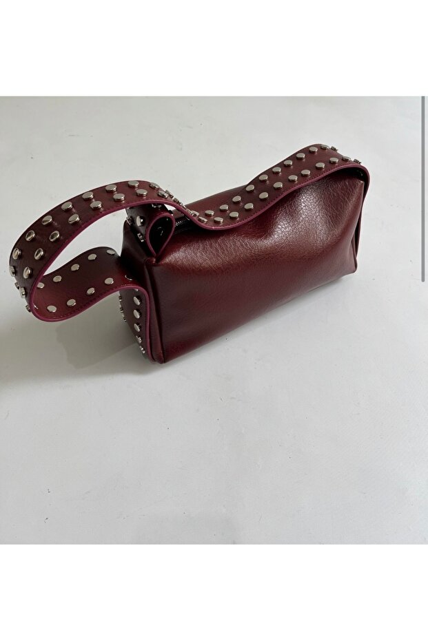 Stud Detaylı Kadın - 2