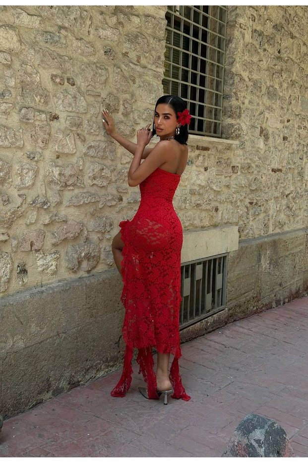 Lycra Imported Lace Strapless Dress (Shorts and Crop Top Are Also Included in the Package)