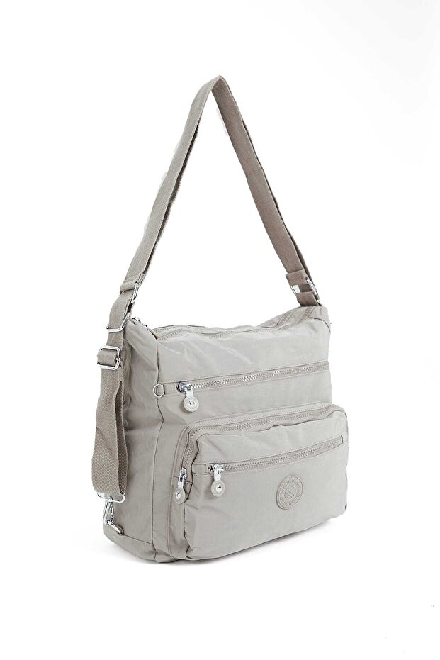 يمكن استخدام حقيبة الكتف كحقيبة ظهر - 5