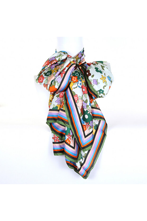 Eșarfă verde cu flori mici - 1