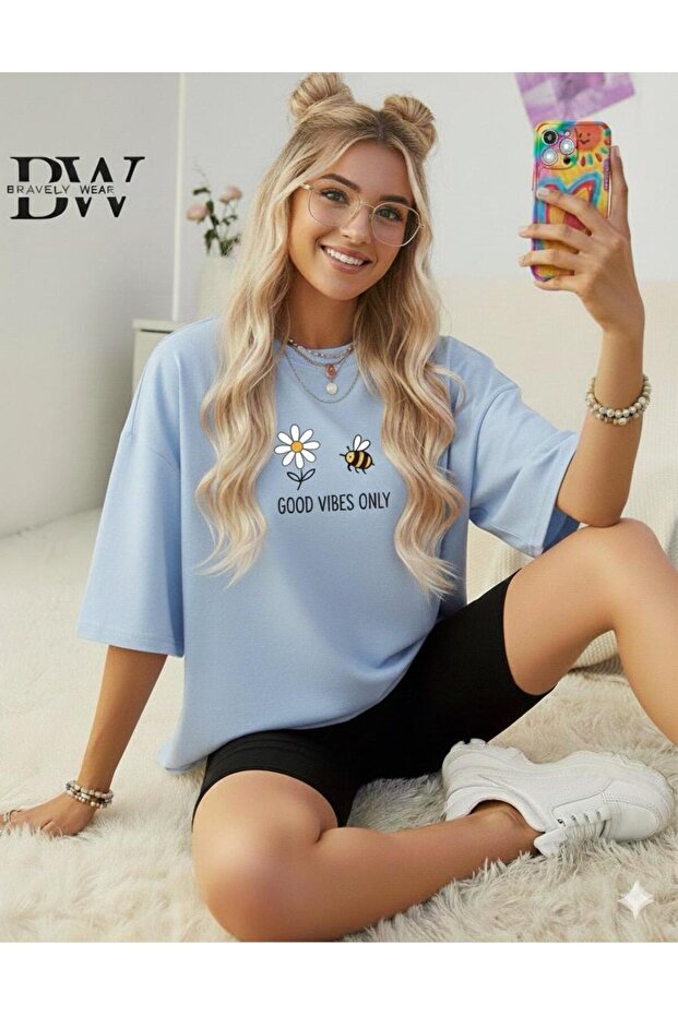 Good Vibes Only (Daisy-Bee) Printed Women's Crew Neck Tshirt