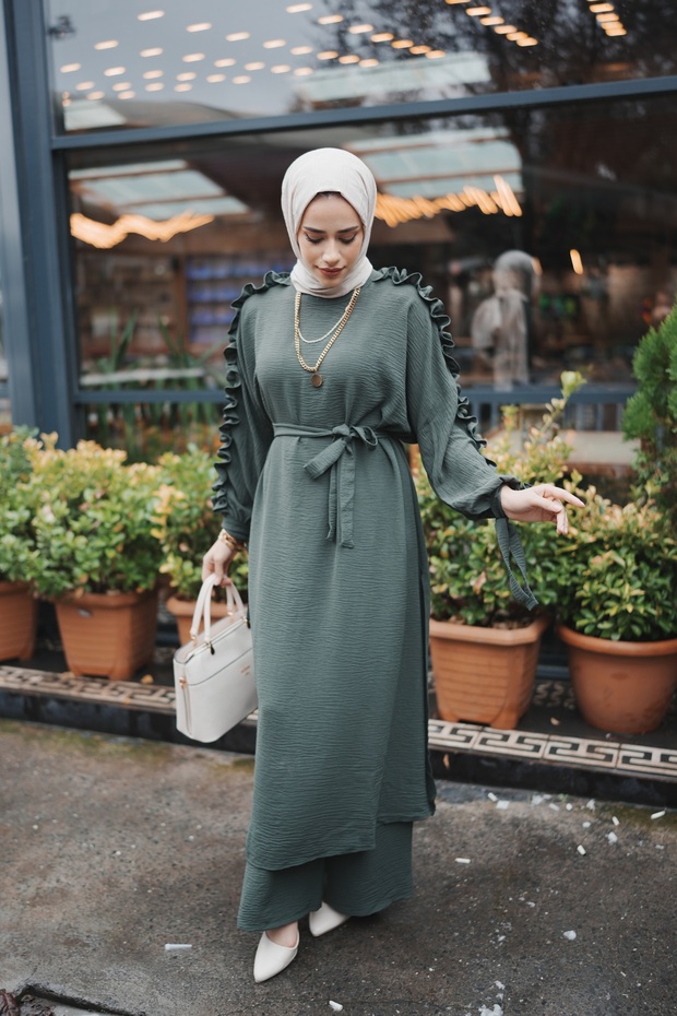 طقم ميلا المزدوج المكشكش - 3