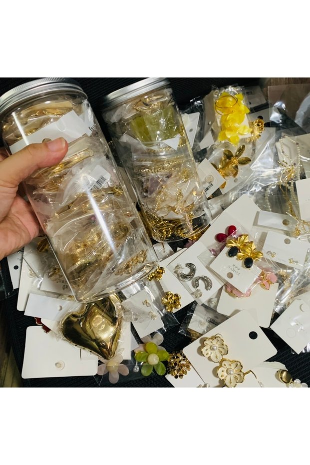 Z Tiktok's highly popular brand new jewelry blind box jar mixed blind box lucky bag necklace earrin.