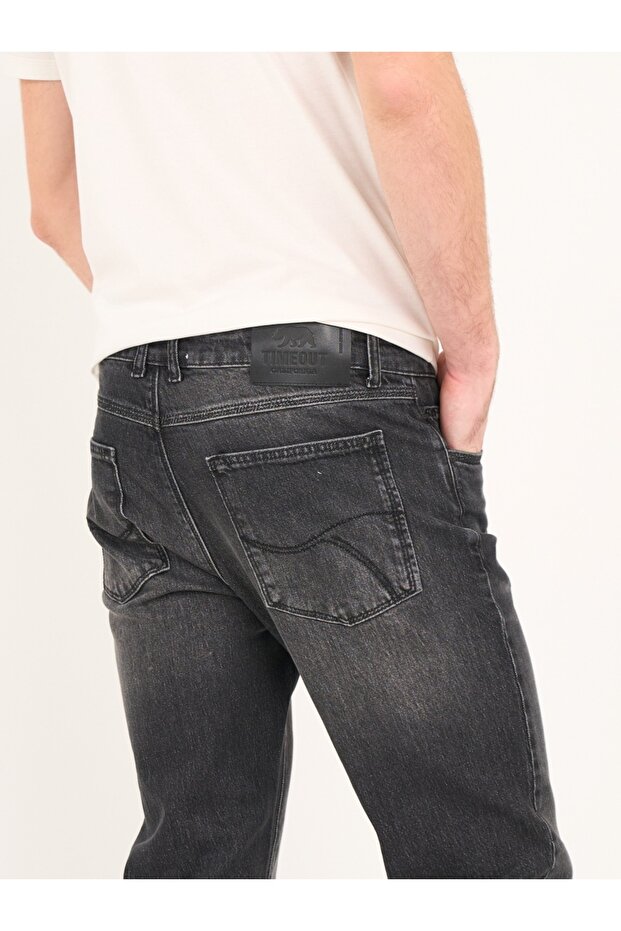 Blugi barbat straight aspect usor decolorat - 4