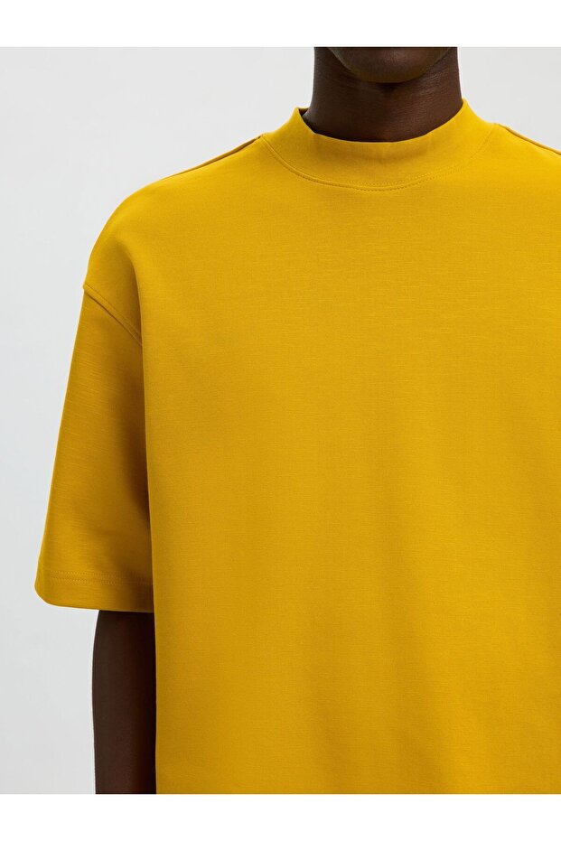 Tricou cu guler înalt - 5