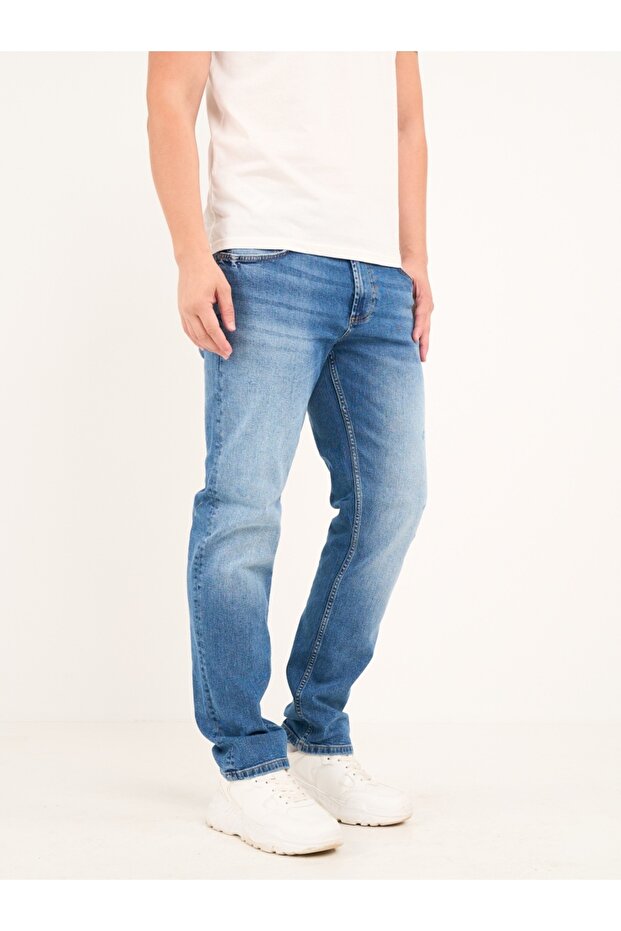 Blugi barbat regular cu aspect decolorat - 1