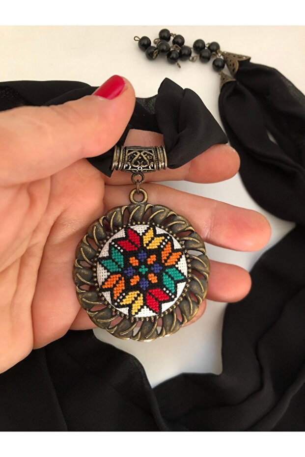 Kanaviçe İşlemeli Fular Kolye - 4