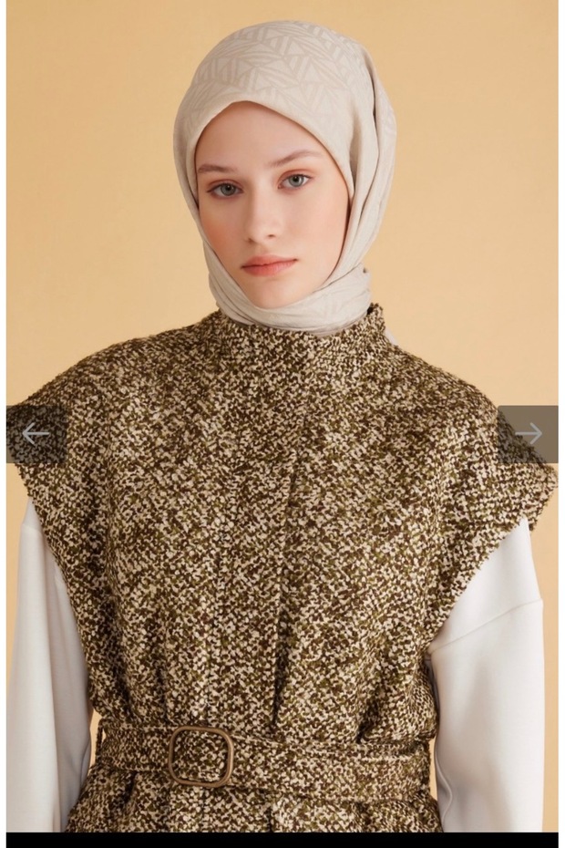 Geometric Pattern Veyra Scarf