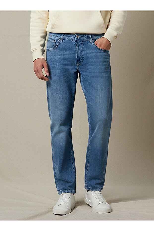Men Straight Fit Flexi Waist Pocket Jeans