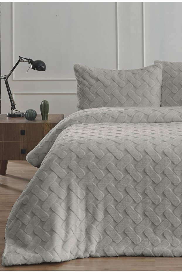 Diamond 3 Piece Pietra Double Fur Comforter Quilt Set - 220X240 cm - with Original Pvc Bag
