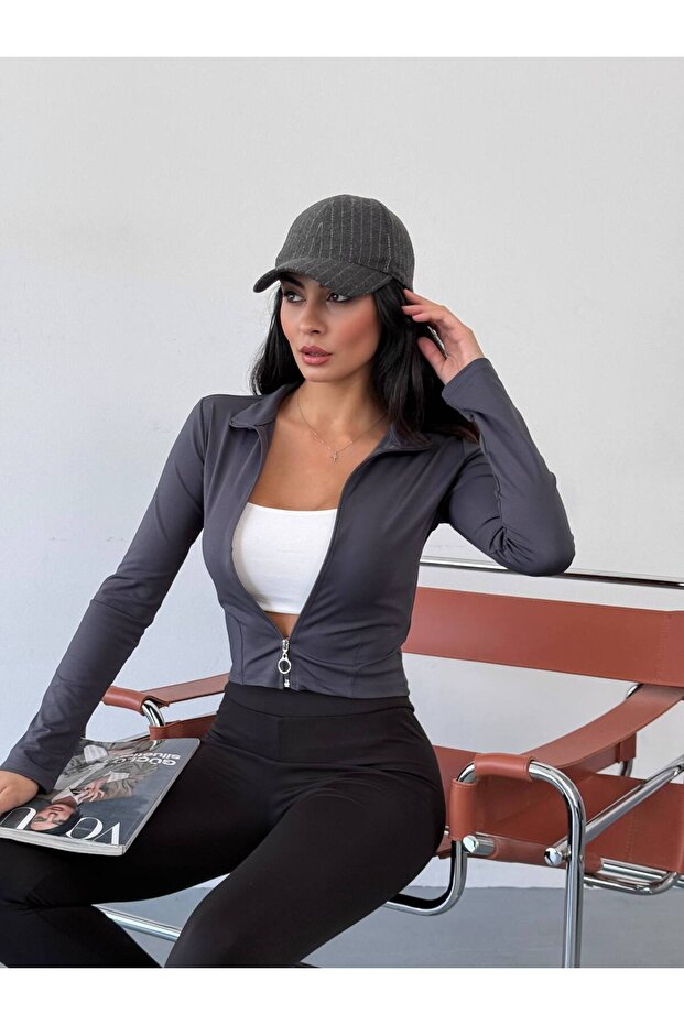 Women's Zippered Finger Detailed Mock Neck Cardigan