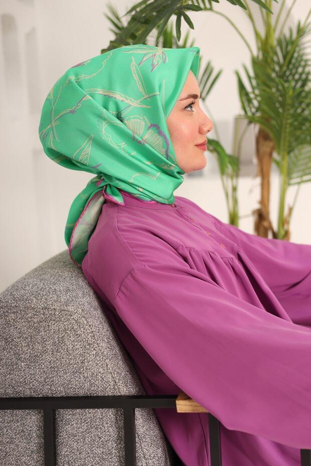 وشاح حريري منقوش باللون الأخضر الوردي IST 11433 - 31
