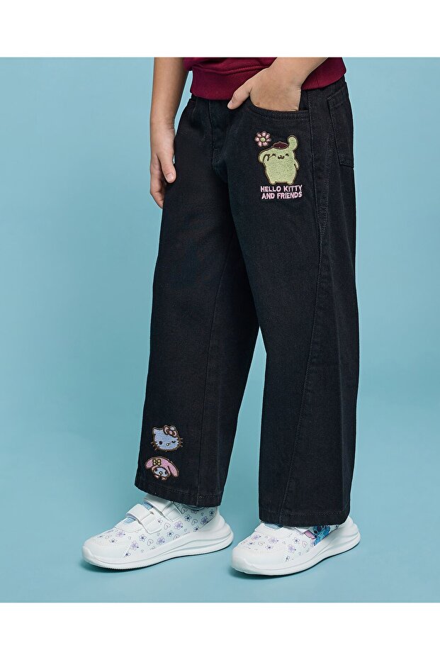 بنطلون جينز واسع الأرجل برسومات هيلو كيتي مع إغلاق بأزرار - 4